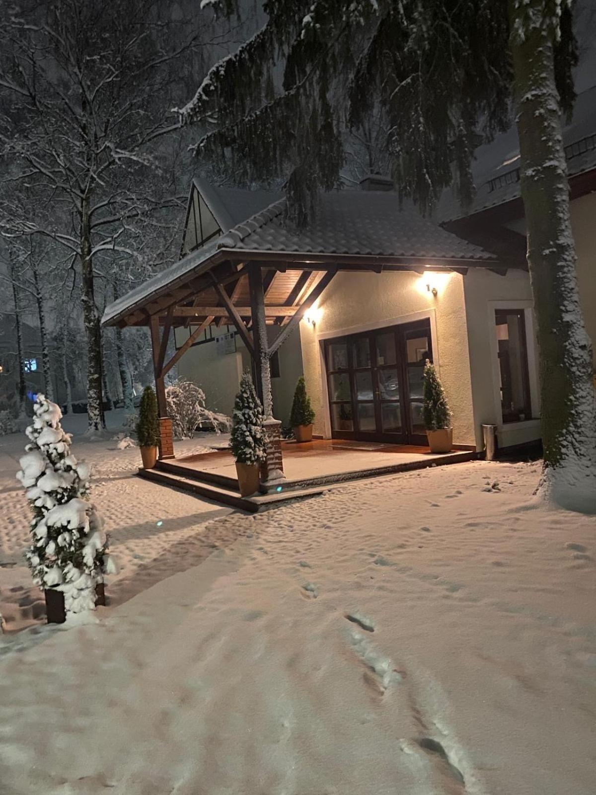 Hotel Restauracja Cztery Pory Roku Orneta Exterior foto